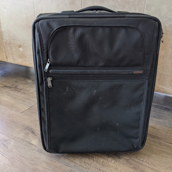 tumi bag cleaner